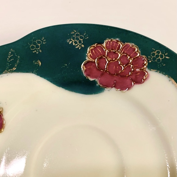 Antique Hand-Painted Japanese Porcelain Saucer Dark Green Gold Moriage Flowers - Picture 2 of 7